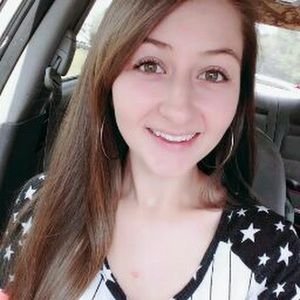 Meet your Posher, Leandra